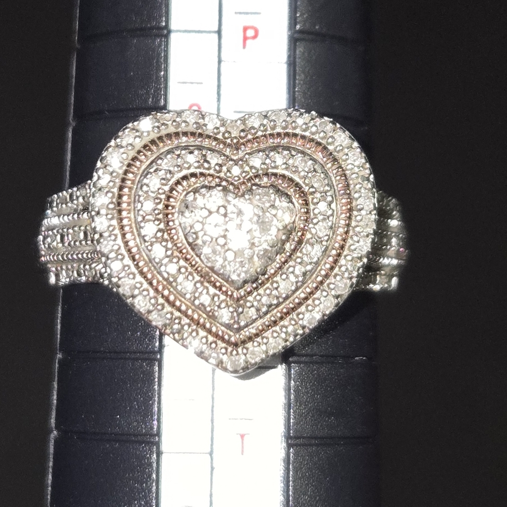 .925 Very Pretty Heart Ring.